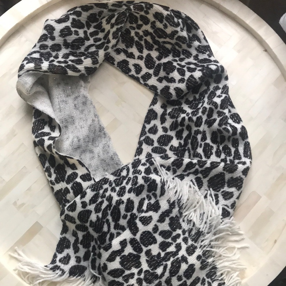 Nwt Ivy London NYC Shimmer Leopard Scarf